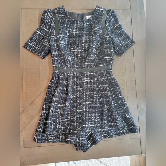 EUC Milly Tweed Romper With Patent Leather/Gold Zipper Details Size 4 - Picture 12 of 12